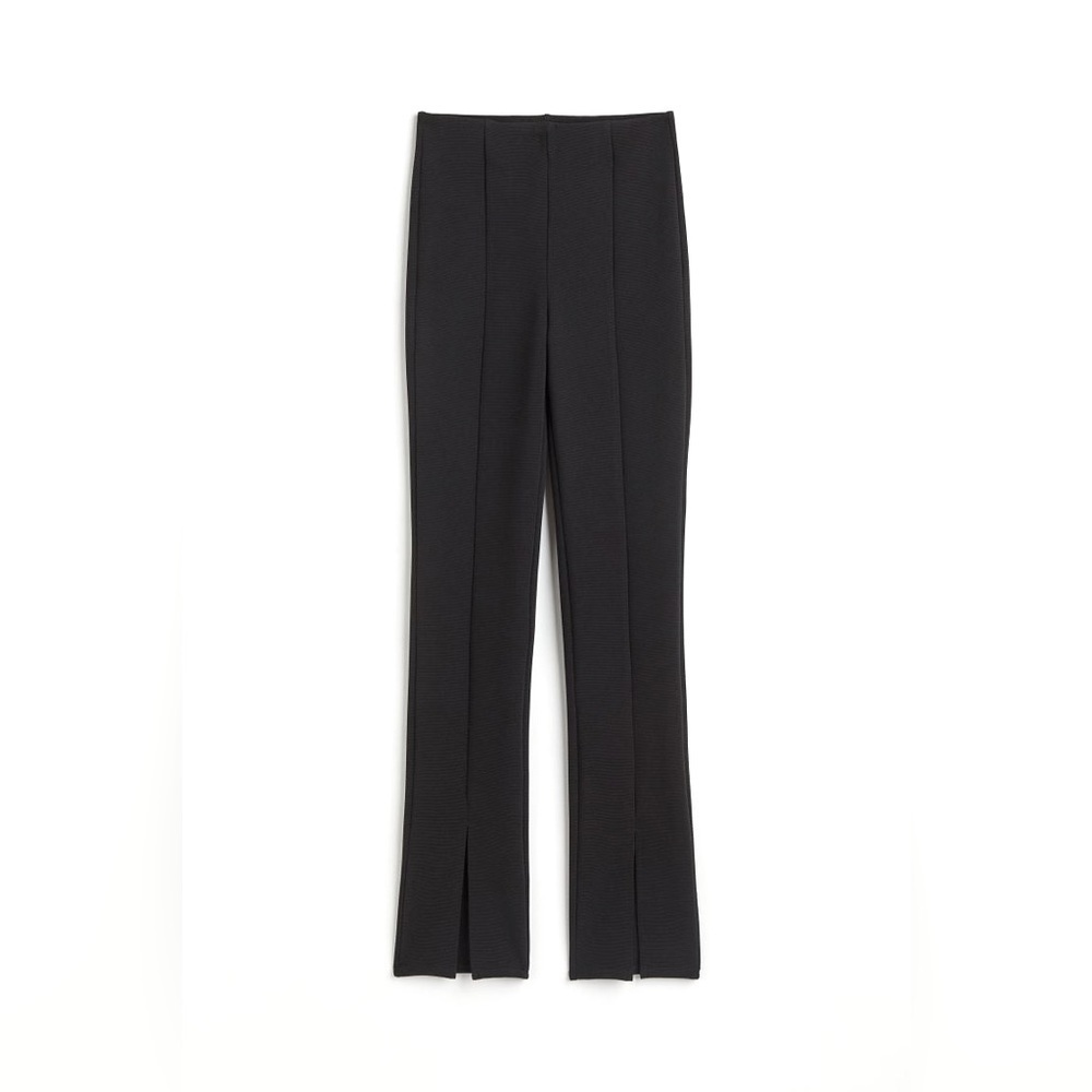 040 Flared Slit-hem Leggings